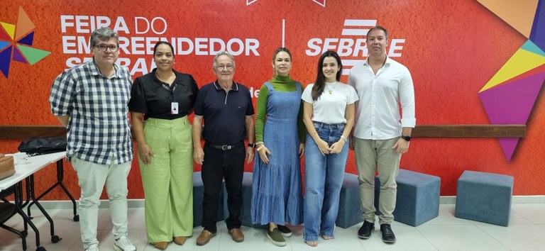 Secretaria do Turismo e Desenvolvimento Econômico e Sebrae realizam reunião de preparação da Feira do Empreendedor 2025